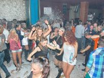 Confetti party...